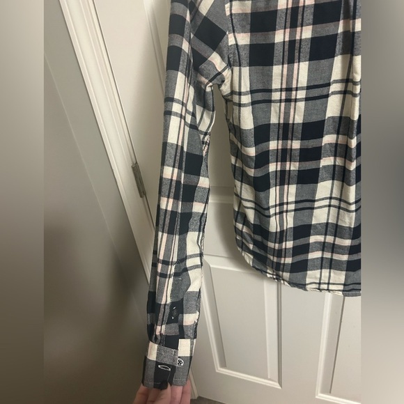 Marmot Joss Women's 1/2 Zip Flannel; Color: Black, Pink, Cream; Size: Medium EUC - Picture 5 of 6